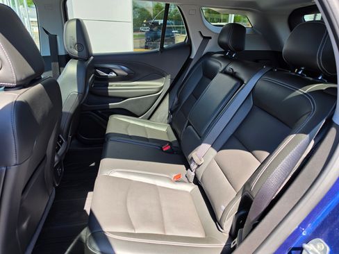 Used 2023 GMC Terrain SLT w/ Tech Package FWD image 12