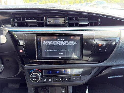 Used 2014 Toyota Corolla S FWD image 25