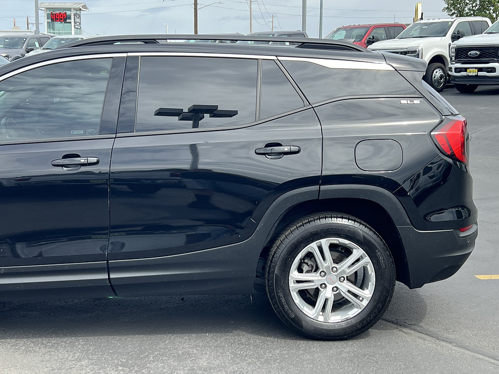 Used 2018 GMC Terrain SLE w/ Driver Convenience Package FWD image 11