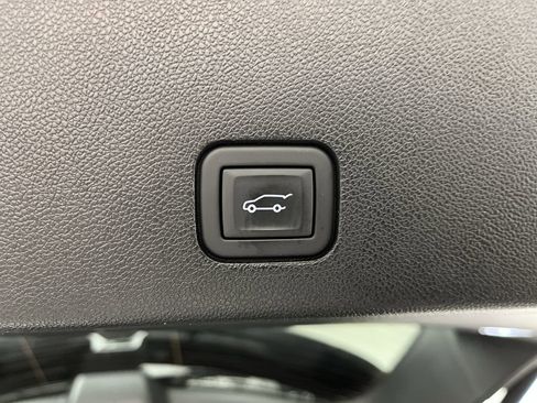 Used 2024 Cadillac XT6 Premium Luxury w/ Technology Package AWD/4WD image 35