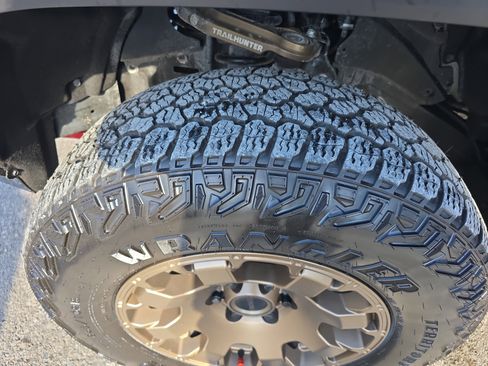 Used 2025 Toyota Tacoma Trailhunter w/ Tow Tech Package image 11