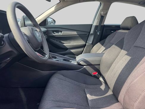 Used 2025 Honda Accord SE image 14