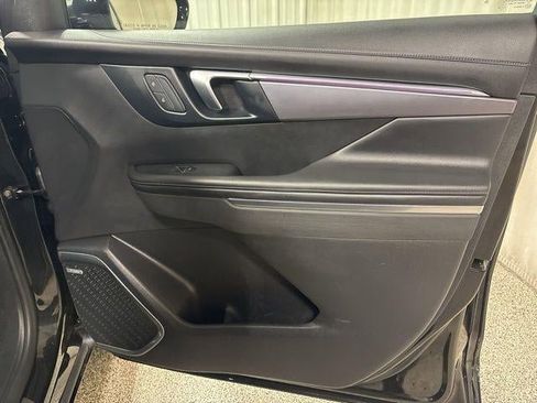 Used 2025 Buick Enclave Sport Touring image 22