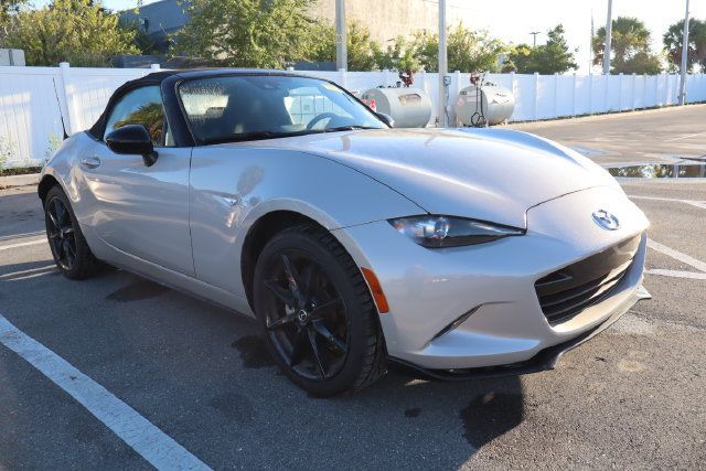 Used 2023 MAZDA MX-5 Miata Club RWD image 1