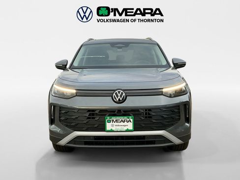 New 2025 Volkswagen Tiguan SE image 8