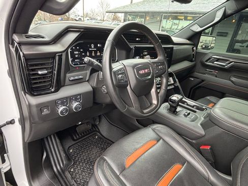 Used 2023 GMC Sierra 1500 AT4 w/ Technology Package AWD/4WD image 14