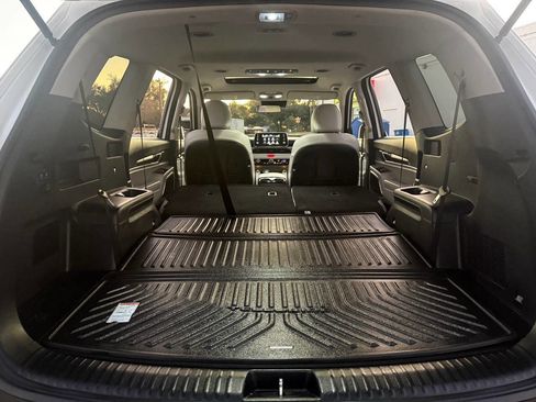 Used 2020 Kia Telluride S w/ S 8 Passenger Seating Package image 37