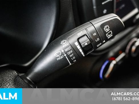 Used 2025 Kia Soul LX w/ LX Technology Package FWD image 24