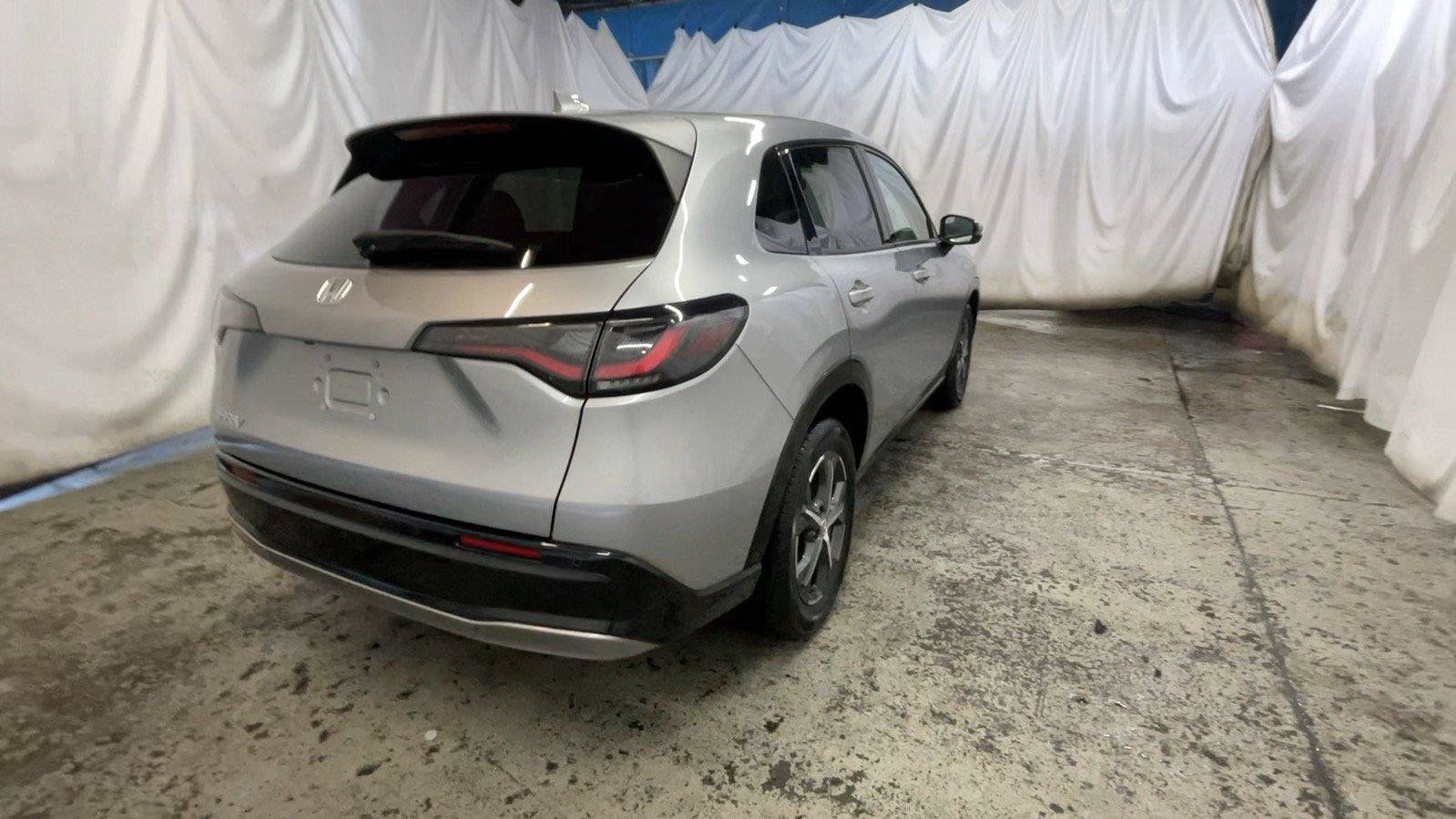 Used 2024 Honda HR-V EX-L image 6