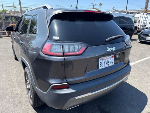 Used 2019 Jeep Cherokee Limited FWD image 16