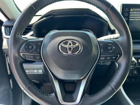 Used 2021 Toyota RAV4 XLE w/ Convenience Package AWD/4WD image 13