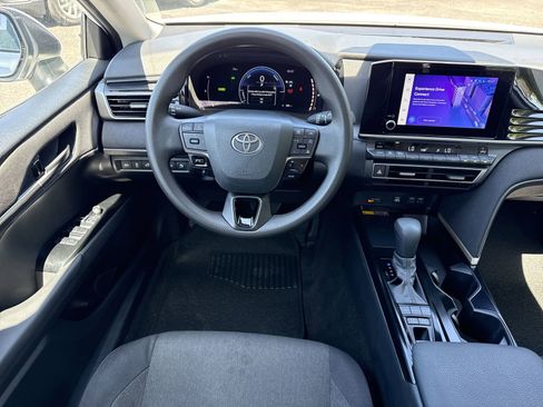 Used 2025 Toyota Camry LE FWD image 12