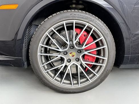 Used 2020 Porsche Cayenne Turbo AWD/4WD image 32