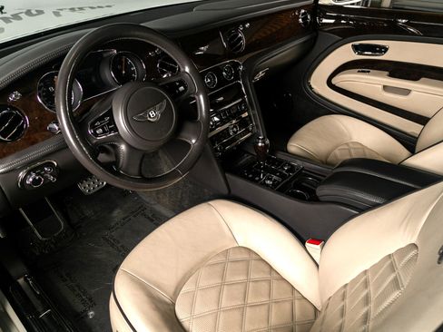 Used 2013 Bentley Mulsanne w/ Premiere Specification Pkg image 2