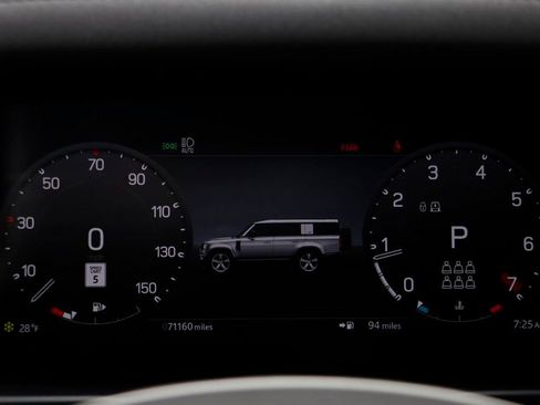 Used 2023 Land Rover Defender 130 SE image 8