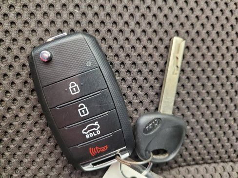 Used 2019 Kia Optima LX FWD image 32