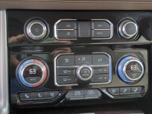 Used 2021 GMC Yukon Denali image 16