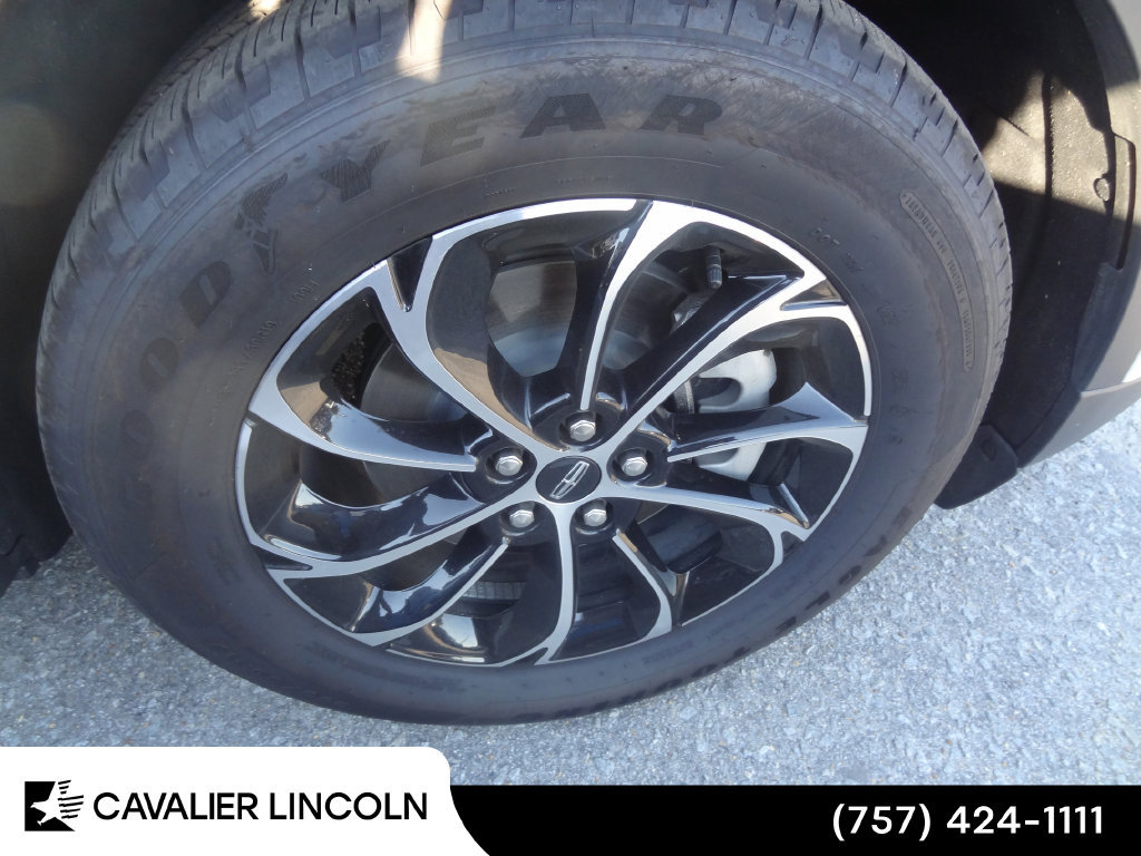 Used 2026 Lincoln Nautilus Premier AWD/4WD image 10