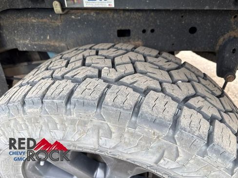 Used 2019 RAM 2500 Laramie w/ Night Edition AWD/4WD image 9