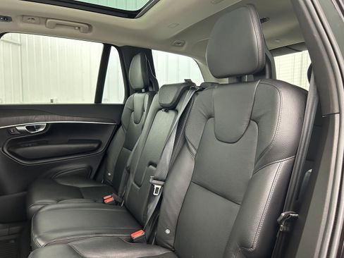 Used 2020 Volvo XC90 T6 Momentum AWD/4WD image 28
