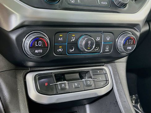 Used 2020 GMC Acadia SLT AWD/4WD image 15