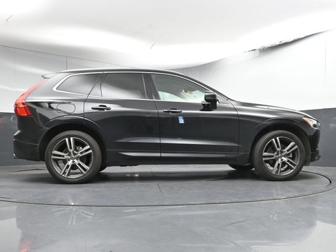 Used 2021 Volvo XC60 T5 Momentum w/ Premium Package image 24