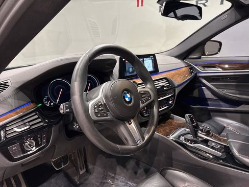 Used 2018 BMW M550i xDrive w/ Driving Assistance Package image 11