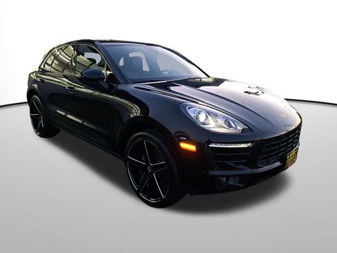 Used 2018 Porsche Macan image 8