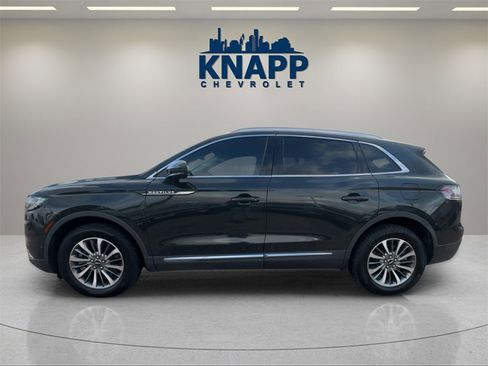 Used 2022 Lincoln Nautilus Reserve image 1