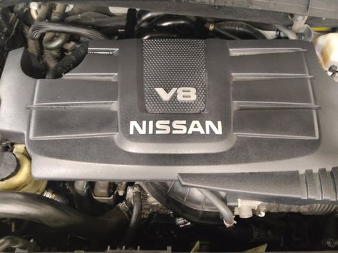 Used 2017 Nissan Titan SV image 30