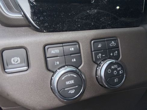 Used 2024 GMC Sierra 1500 SLT w/ SLT Premium Plus Package image 19