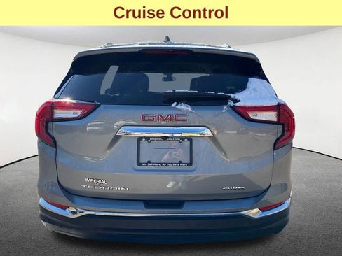 Used 2024 GMC Terrain SLT image 12
