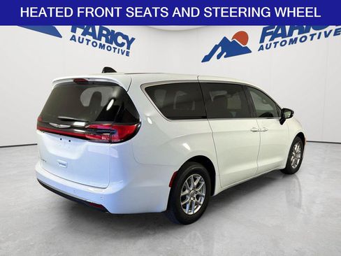 Used 2025 Chrysler Pacifica Select FWD image 6