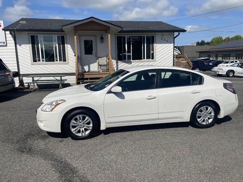 Used 2011 Nissan Altima 2.5 S w/ Convenience Pkg FWD image 1