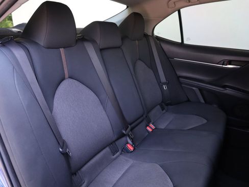 Used 2018 Toyota Camry LE FWD image 23
