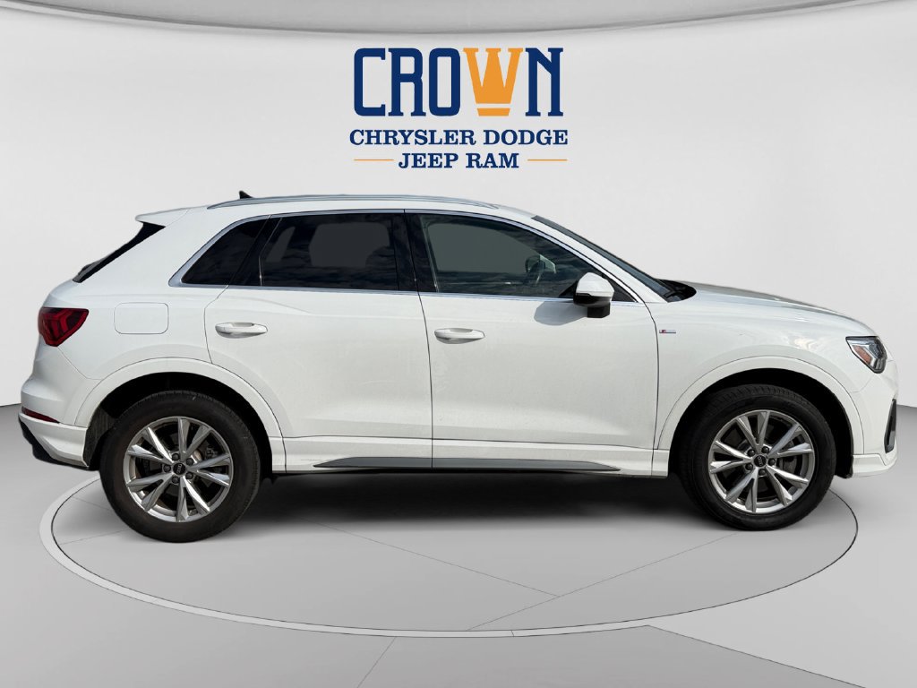Used 2023 Audi Q3 2.0T Premium AWD/4WD image 2