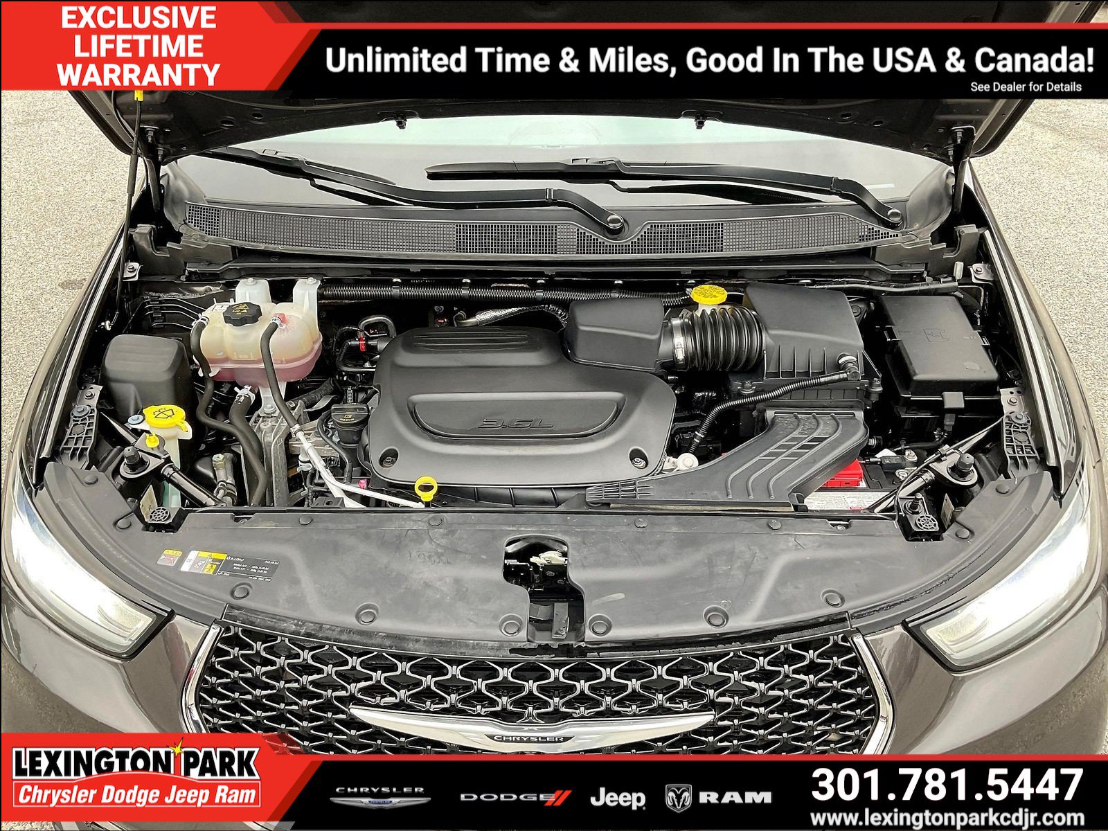 Used 2023 Chrysler Pacifica Touring-L FWD image 29