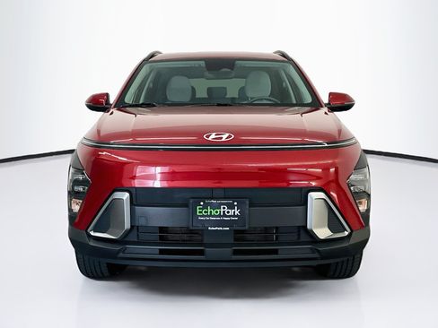 Used 2025 Hyundai Kona SEL AWD/4WD image 2