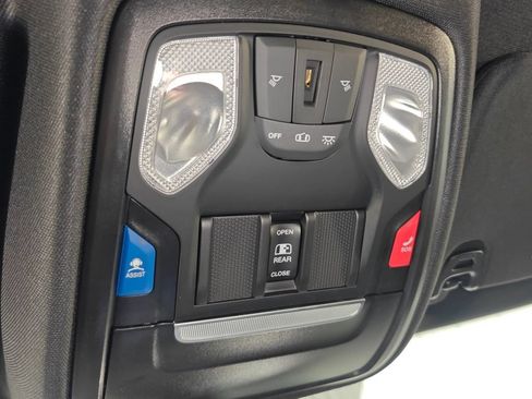 Used 2025 RAM 1500 Big Horn AWD/4WD image 10