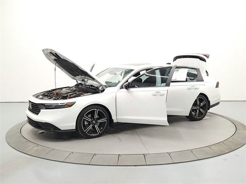 Used 2024 Honda Accord Sport image 8