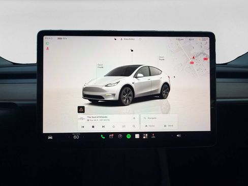 Used 2024 Tesla Model Y Long Range RWD image 14
