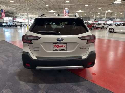 Used 2024 Subaru Outback Touring AWD/4WD image 4