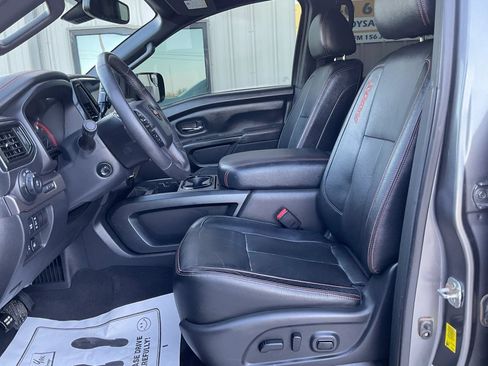 Used 2021 Nissan Titan PRO-4X w/ Pro-4x Convenience Package AWD/4WD image 19