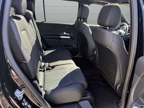 Used 2025 Mercedes-Benz GLB 250 GLB 250 image 29