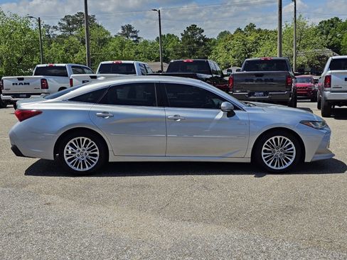 Used 2021 Toyota Avalon Limited w/ Advanced Safety Package FWD image 7