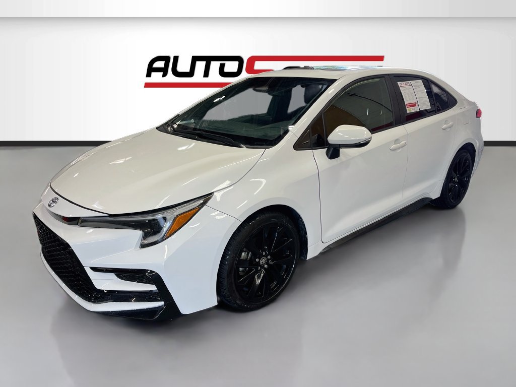 Used 2024 Toyota Corolla SE w/ SE Premium Package FWD image 3