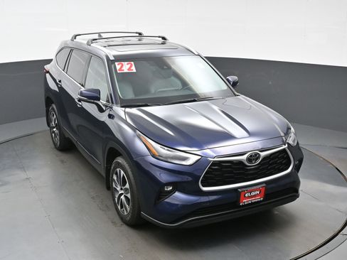 Used 2022 Toyota Highlander XLE AWD/4WD image 35
