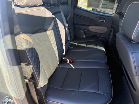 Used 2023 GMC Canyon Denali image 35