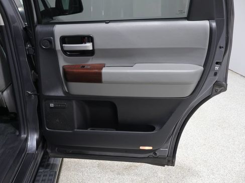 Used 2013 Toyota Sequoia Platinum AWD/4WD image 21