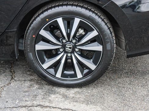 Certified 2024 Honda Civic EX-L image 8